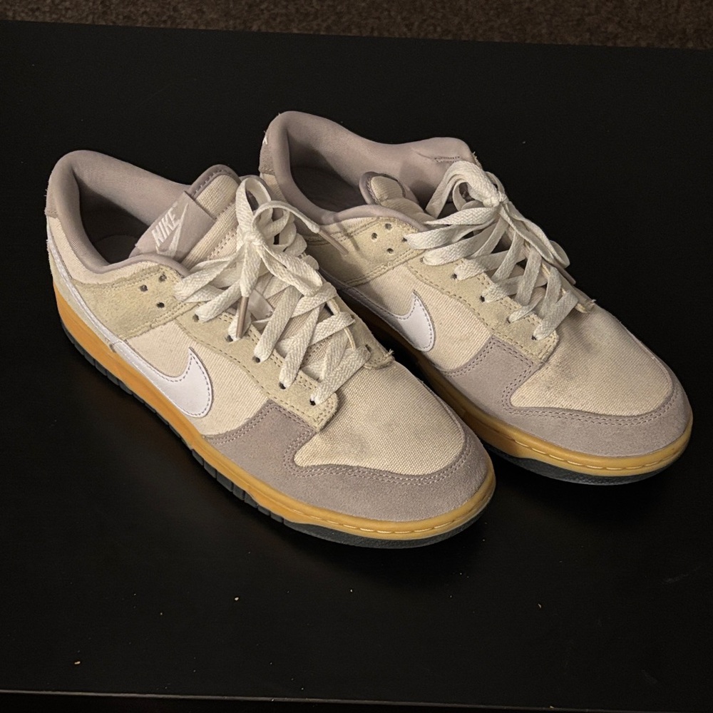 Nike Men’s Low-Top Sneakers in Cream, Light Gray & Gold